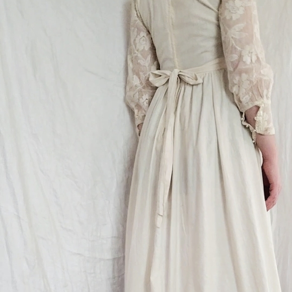 Vintage Gunne Sax Dress, 1970s authentic velvet & lace renaissance style - Picture 3 of 12